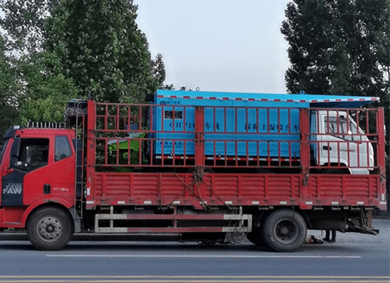 雄安車載混凝土濕噴臺(tái)車、空壓機(jī)發(fā)貨現(xiàn)場(chǎng)