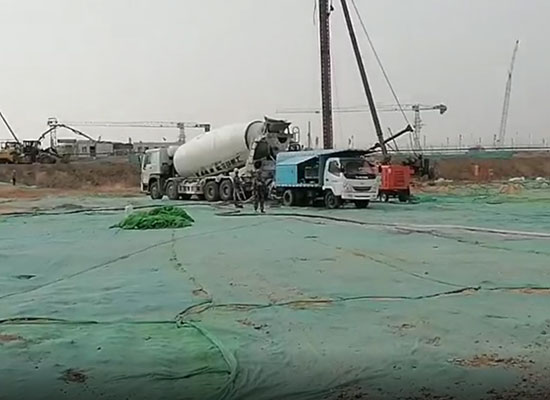 雄安新區(qū)車(chē)載式雙噴頭濕噴機(jī)施工現(xiàn)場(chǎng)