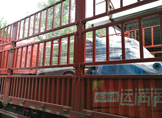 GYP-90液壓混凝土濕噴機(jī)、空壓機(jī)發(fā)貨現(xiàn)場(chǎng)